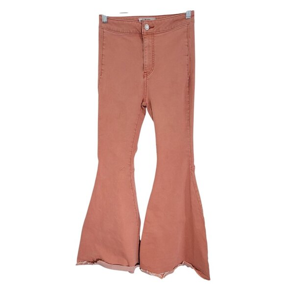 Free People Women's Pink Float‎ On Flared Leg Denim Jeans Raw Hem Size W25 - Picture 1 of 13